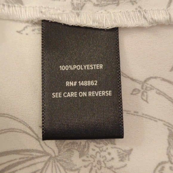 +SZ Torrid SZ 3 3/4 Sleeve White Butterfly Blouse. - Picture 7 of 9